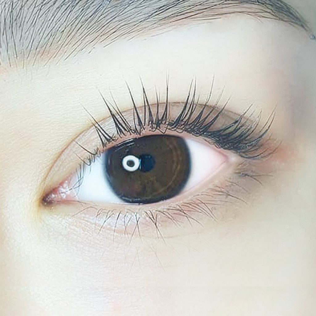 4. Các bước uốn mi Collagen tại Nhà Đậu Spa